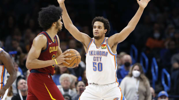 Jan 15, 2022; Oklahoma City, Oklahoma, USA; Oklahoma City Thunder forward Jeremiah Robinson-Earl (50) defends Cleveland Cavaliers center Jarrett Allen (31) during the second half at Paycom Center. Mandatory Credit: Alonzo Adams-USA TODAY Sports